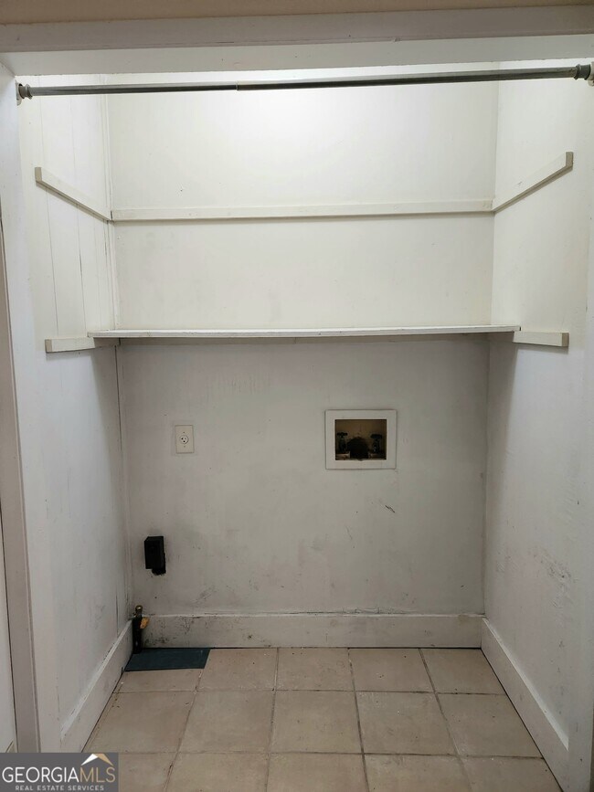Building Photo - 7157 Bryce Rd