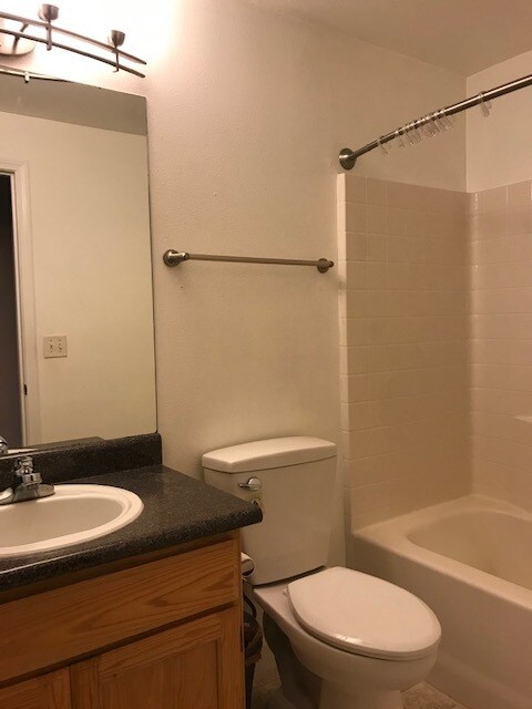 Building Photo - 1335 Sandy Ln