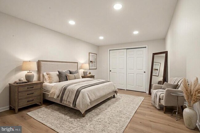 Building Photo - 13647 S Springs Dr