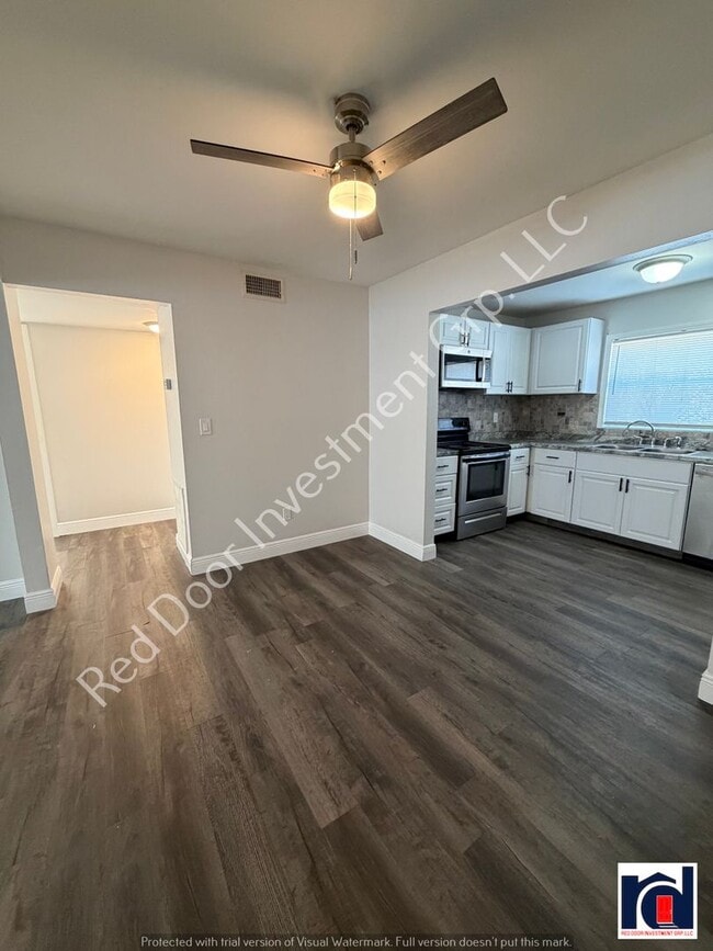 Building Photo - **MOVE IN SPECIAL** 2 Bedroom 1.5 Bath in the Heart of Downtown Deland~Available Now~