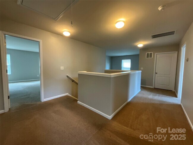 Building Photo - 9143 Magnolia Lily Ave