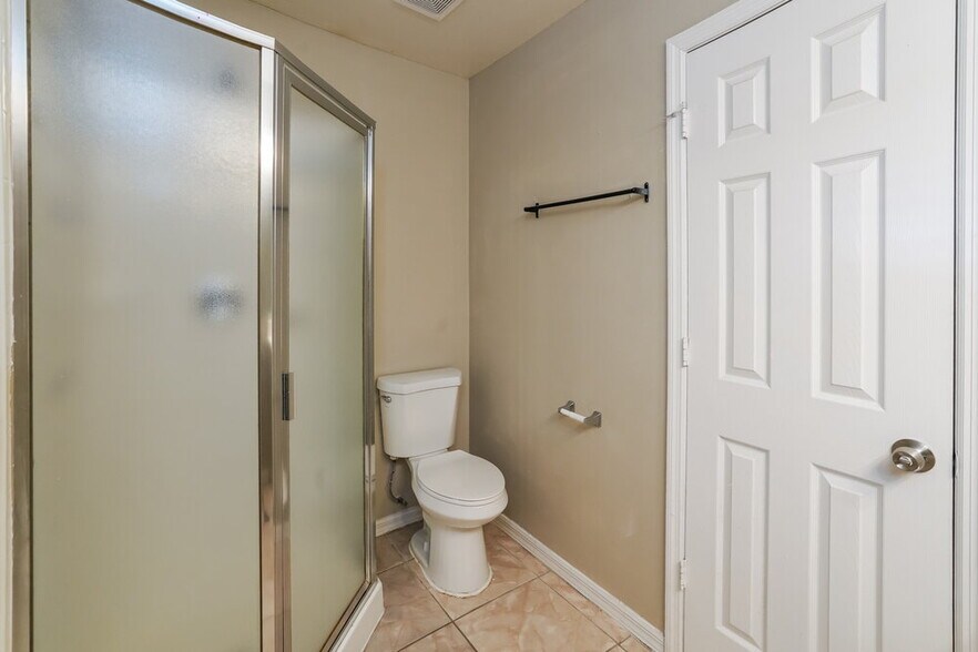 Building Photo - 5 Sequoia Way