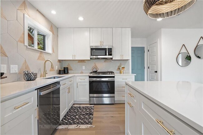 Building Photo - 3808 Leafield Dr