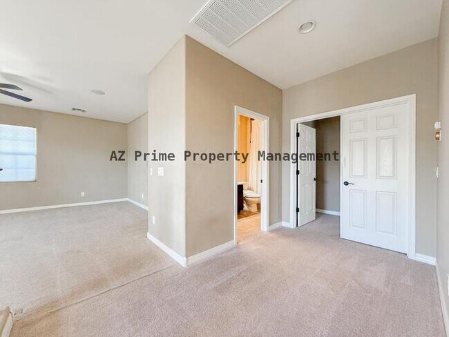 Building Photo - 7707 S 23rd Ln