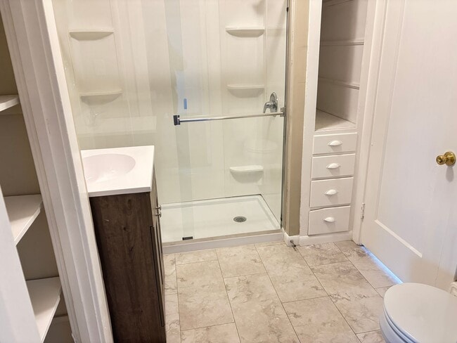 Building Photo - Newly Remodeled 4 Bedroom / 2 Bathroom House in the '07