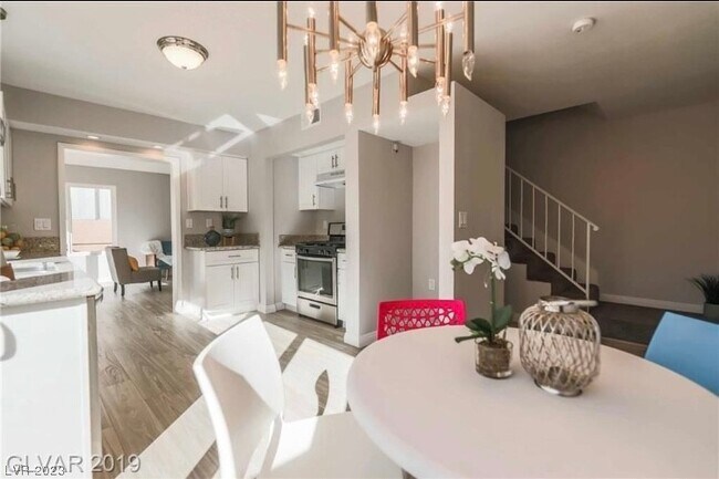 Building Photo - 1511 Living Desert Dr