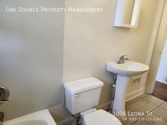 Building Photo - 1008 Leona St