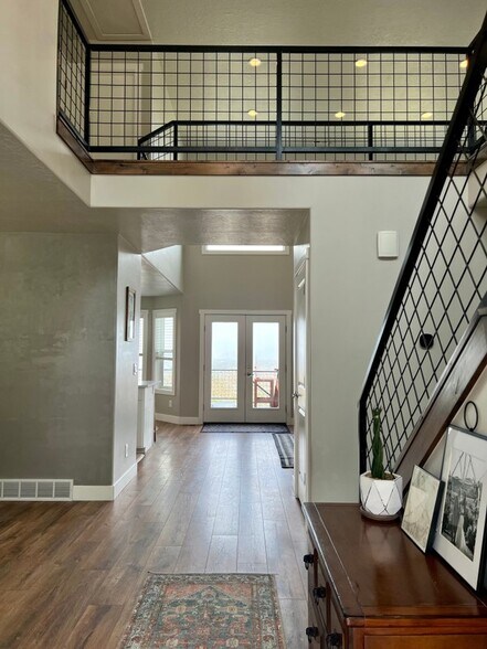 Building Photo - 339 Manti Dr
