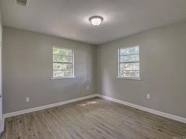 Building Photo - 106 S Grant St