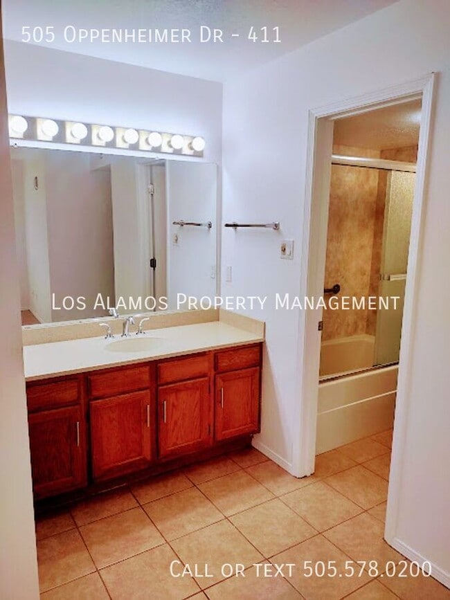 Building Photo - 505 Oppenheimer Dr