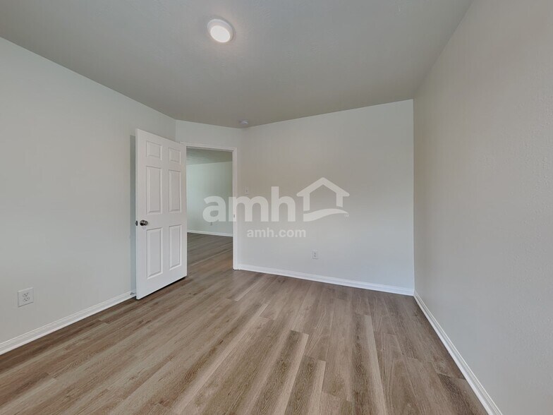 Building Photo - 910 Redcrest Springs Ct