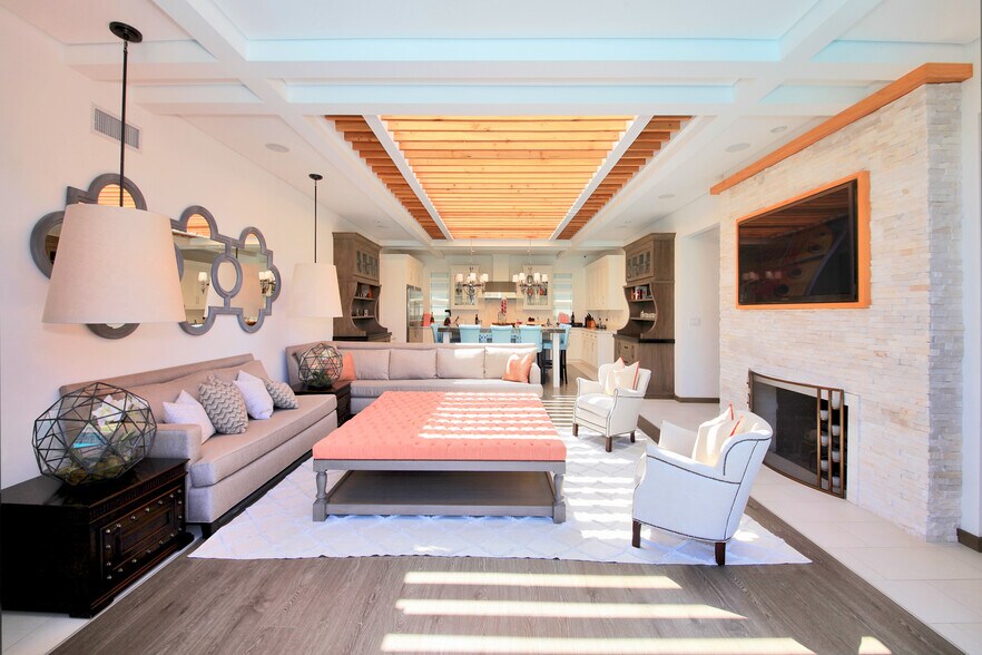 Building Photo - 3054 Elvido Dr