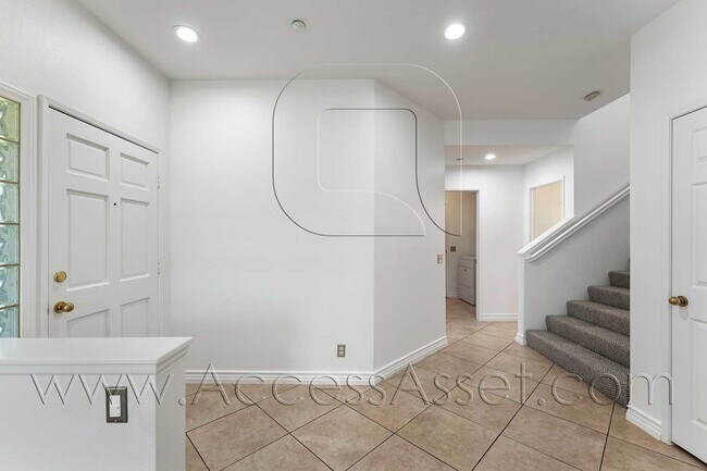 Building Photo - 3410 E Salisbury Cir
