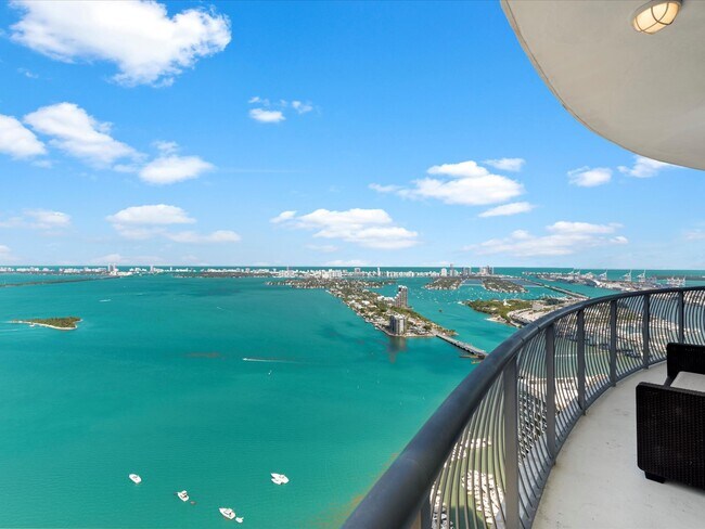 Building Photo - 1750 N Bayshore Dr