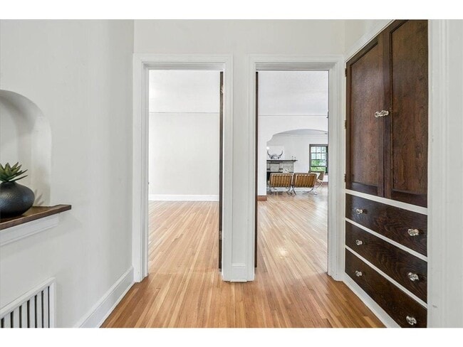 Building Photo - 4948 Lyndale Ave S