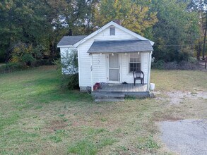 Building Photo - 1 Bedroom 1 Bathroom
