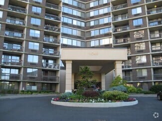 Building Photo - 1 Bay Club Dr