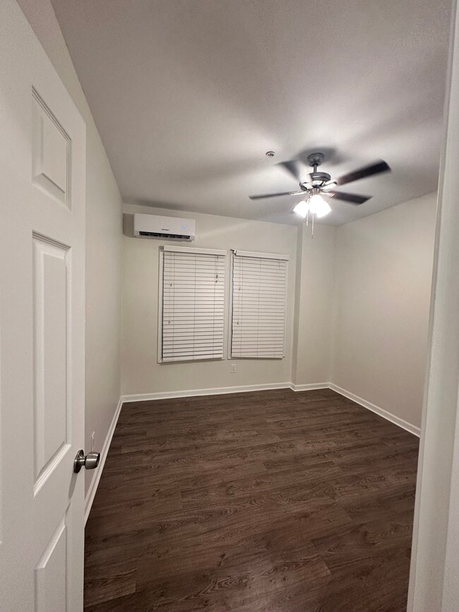 Building Photo - 1624 Caswell Pkwy