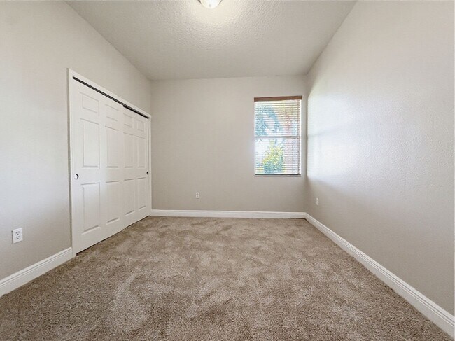 Building Photo - Waterfront 4 Bedroom Home in Eagle Creek Golf Community – Lake Nona