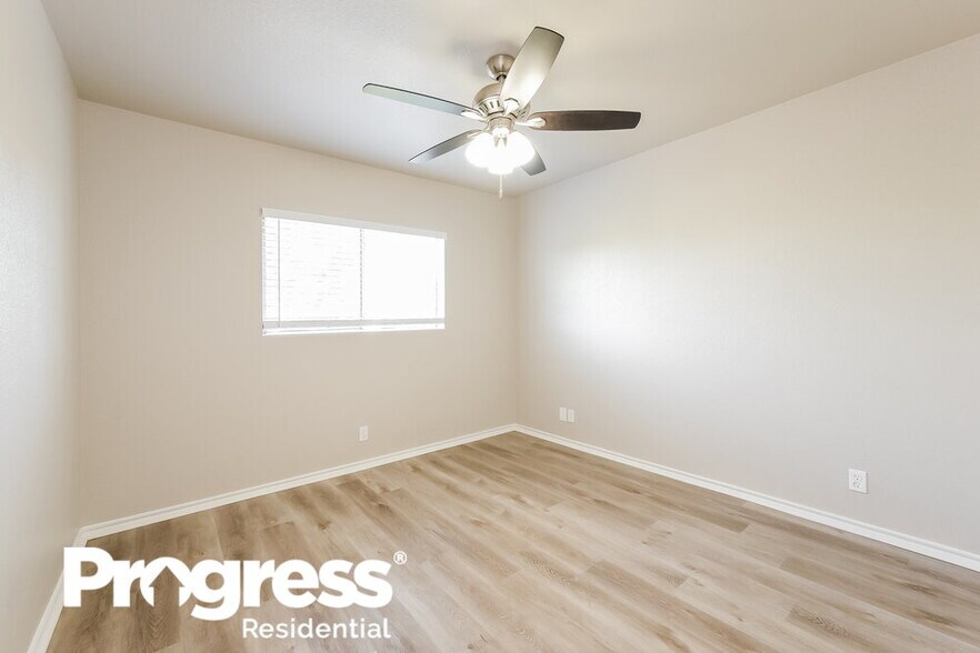 Building Photo - 16706 Shipshaw River Dr