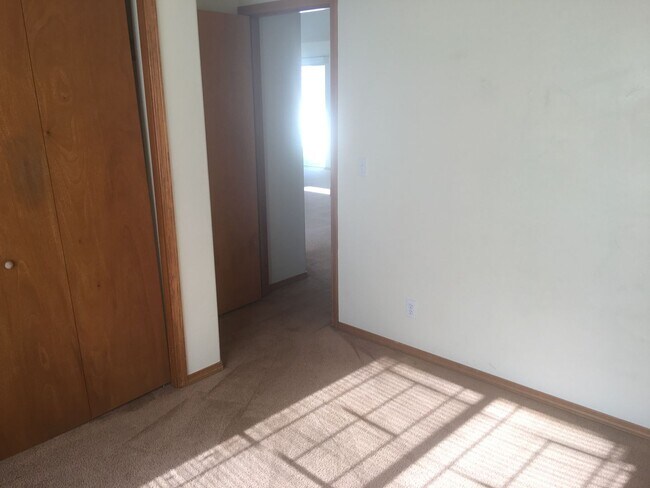 Building Photo - Stoddard Meadows Rancher