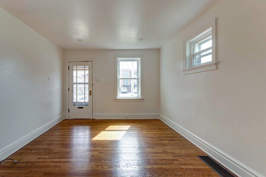 Building Photo - 4019 Dover Pl