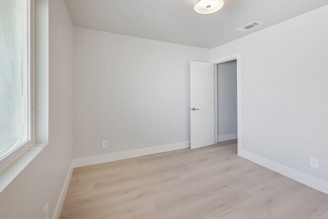 Building Photo - Brand New Renovated 2BR in Prime Dolores Location