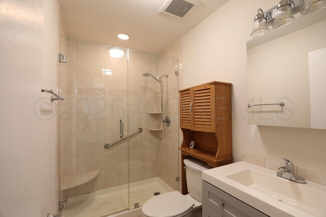 Building Photo - 1405 Silver Ct
