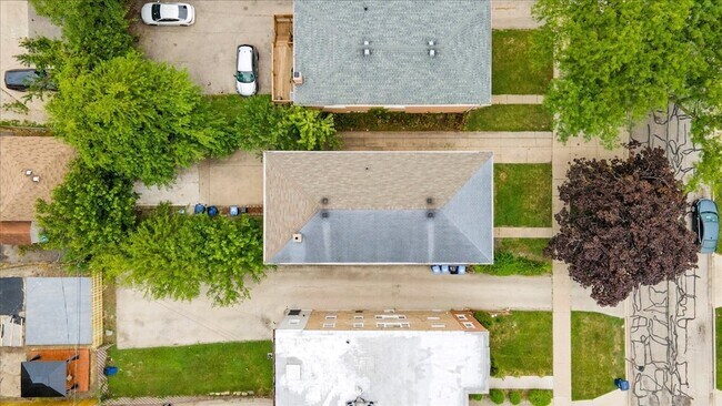 Building Photo - 1017 S 14th Ave
