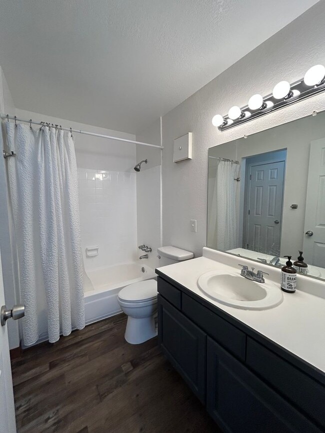 Building Photo - 2 BR/1 BA Condo in Desirable Area of Wesminster, CO