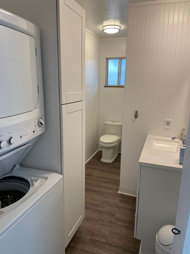 Building Photo - Al Tahoe - 4 bedroom 2 bath with Garage