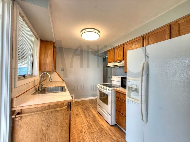 Building Photo - Beautiful Shadle Area Home