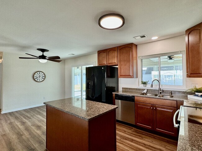 Building Photo - READY 08-26-25!! 3-Bedroom Ranch W/Fenced ...
