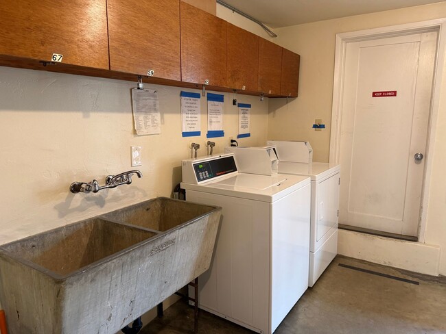 Building Photo - La Playa 1 bedroom, 1 bath Steps to Bay & Point Loma Village
