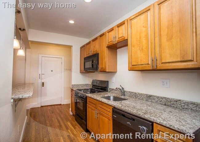 Building Photo - 136 Highland Ave