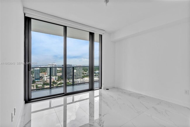 Building Photo - 3131 NE 7th Ave