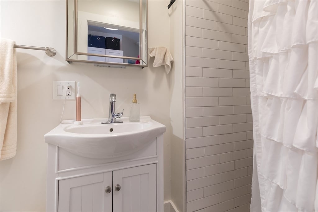 Building Photo - 100 H St