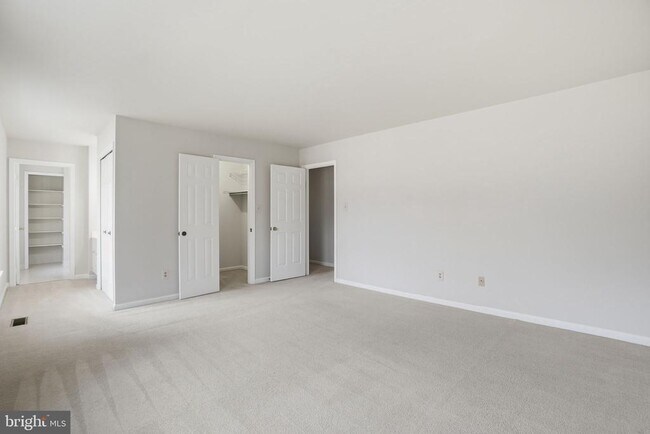 Building Photo - 9713 Waterline Dr