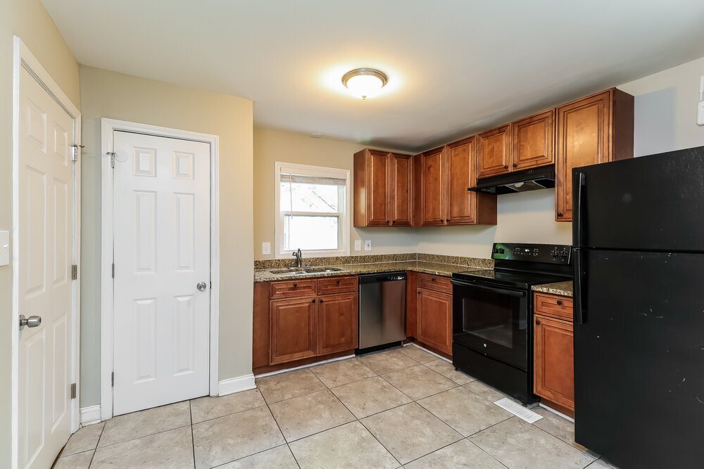Building Photo - 511 Derrydowne Dr