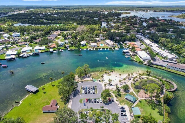 Building Photo - 222 NE 1st Ave