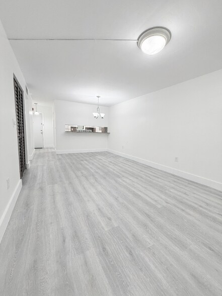 Building Photo - 145 SW 30th Ct