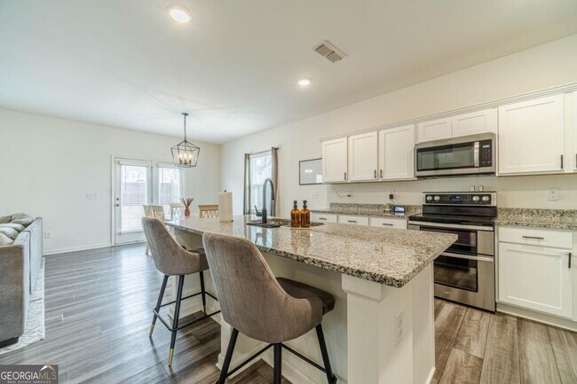 Building Photo - 222 Knightsbridge Ln