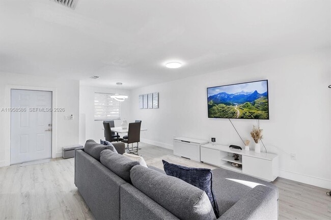 Building Photo - 342 NW 114th Ave