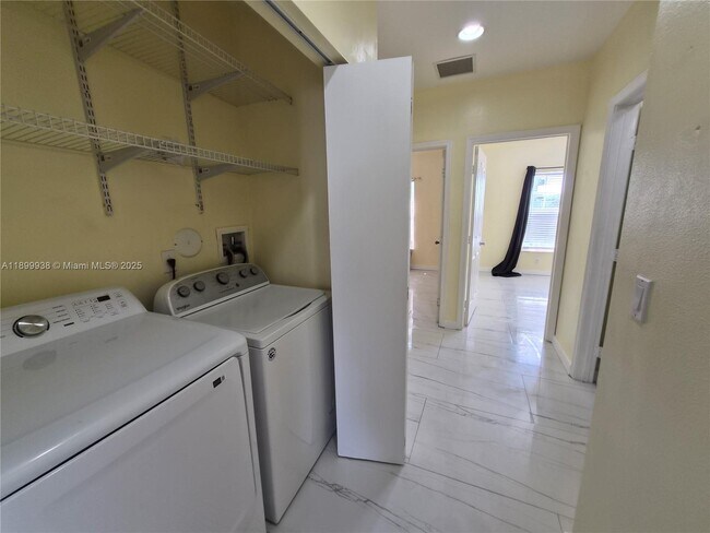 Building Photo - 1209 NW 27th Ave