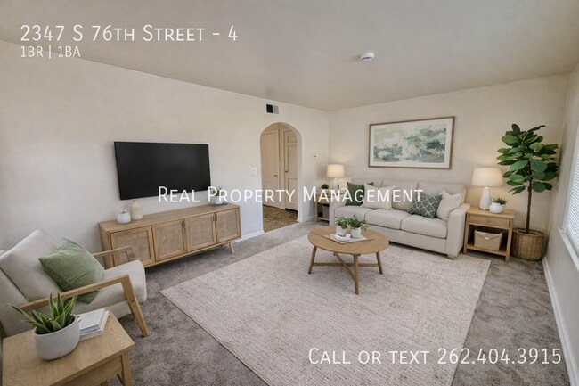 Building Photo - 2347 S 76th St