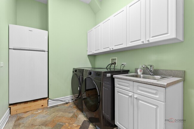 Building Photo - 312 Camargo Ct