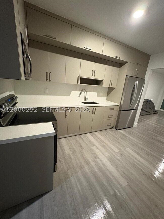 Building Photo - 225 SW 76th Ct