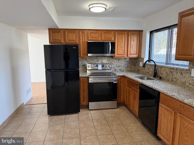 Building Photo - 2514 St James Church Rd