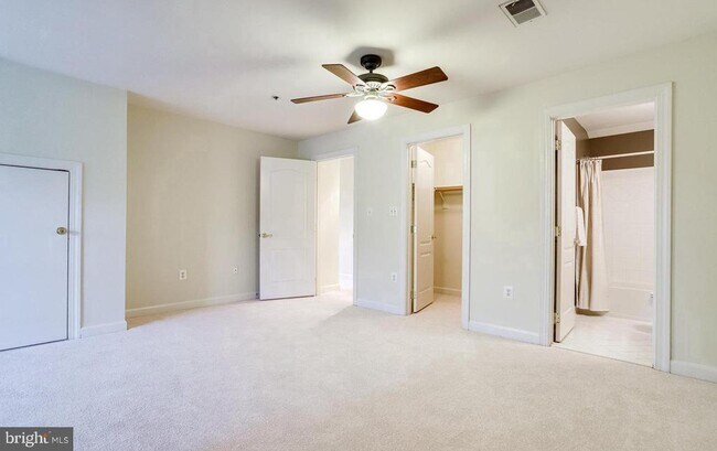 Building Photo - 1601 Colonial Hills Dr