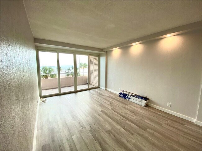 Building Photo - 345 N Fort Lauderdale Beach Blvd